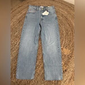 NWT ZARA HIGH RISE STRAIGHT JEANS
